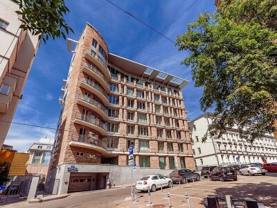 Брюсов 19